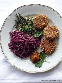 Kascha-Laibchen, Rotkohl und Petersilien-Pilzrahm
