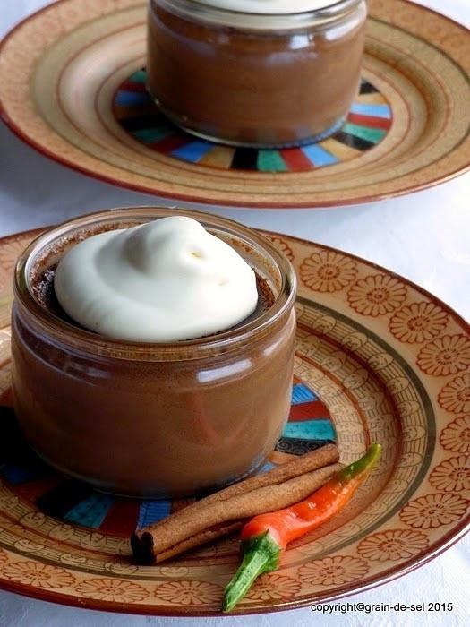 Schokoladencrème mit Chili und Zimt