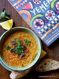 Blättern in *Yemek* - Linsensuppe
