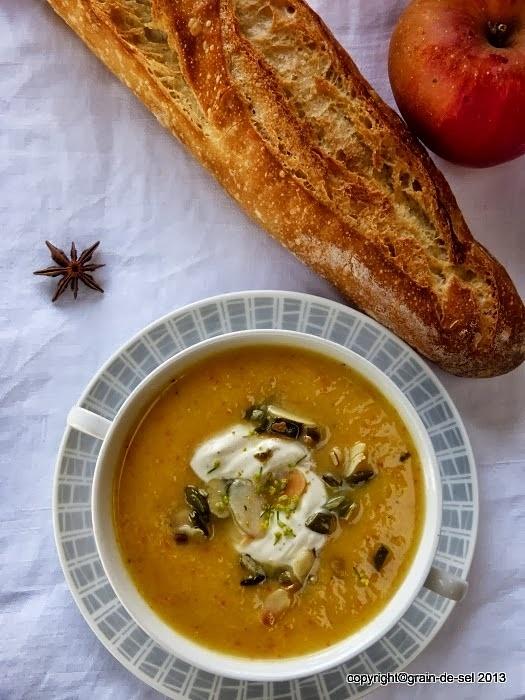 Kürbissuppe mit apfel und sternanis für die erste kälteeinbruch