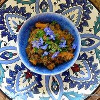 Tajine 'adess bil gar'a hamra - pikante linsen mit kürbis