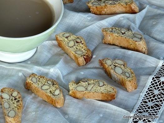 Weißer rappe zarte cantuccini
