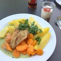 Leckerer Fisch zum Mittag, man muss ja nicht immer selber kochen