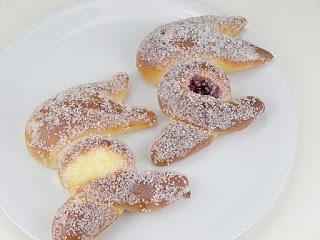 Süße osterhasis zum kaffee oder tee