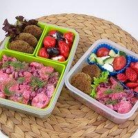 Bento nr. 681 kotelett mit rote beete-kartoffel-salat.