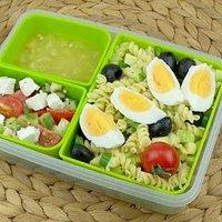 Bento nr. 658 nudelsalat mit oliven.