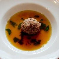 Ochsenschwanz Consume mit Leberknödel