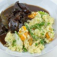Ragout vom Ochsenbäckchen mit Gemüse-Bulgur