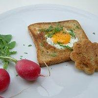 Einfache Snacks mit übrig gebliebenen Brot