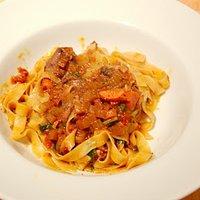 Parppdelle al sugo di coniglio (Bandnudeln mit Kaninchen)