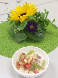 Obstsalat mit selbstgemachter Vanillesoße