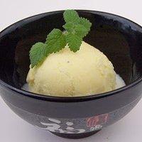 Mango-Bananen-Eis mit Lemongras