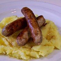 Nürnberger Würstchen mit Kartoffel-Pastinaken-Stampf