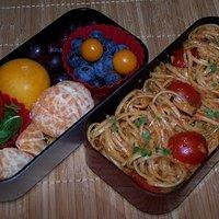 Bento nr. 251 nudelsalat mit pesto rosso.