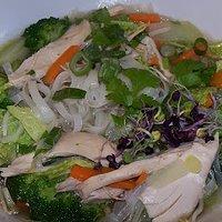 Hühnersuppe mit Reisnudeln (Phở gà)