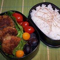 Bento nr. 144 hackklößchen mit reis.