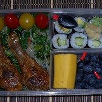 Bento nr. 21 algen-glasnudel-salat mit hühnchen.