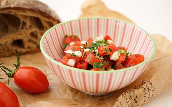 Würziger Tomatensalat mit Chili