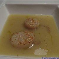 Kartoffelsuppe mit gebratenen Jakobsmuscheln