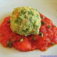 Bärlauchknödel mit Tomatensauce