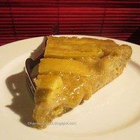 Umgedrehter bananen-kuchen mit ahornsirup-karamell nach bill granger