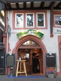 "die dunkel" in friedberg: hessische hausmannskost und süffiges bier