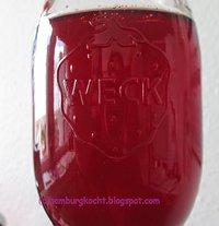 Dieses Rot! Rhabarber-Fliederbeerblüten-Sirup