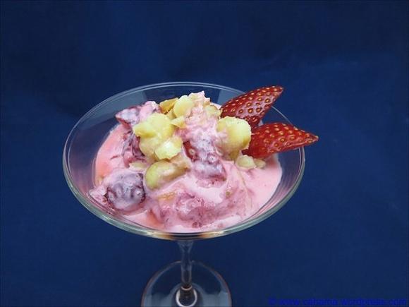 Feiner erdbeer mango quark