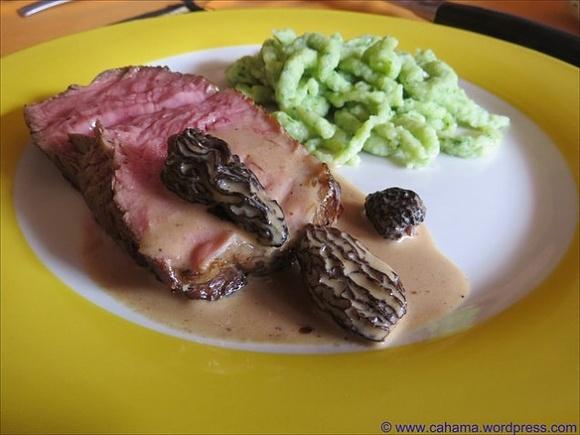 Kalbsrücken mit Morchelrahmsauce