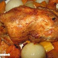 Herbstfarben-menü: zitronenhuhn mit butternuss und zwiebeln (hauptgang)