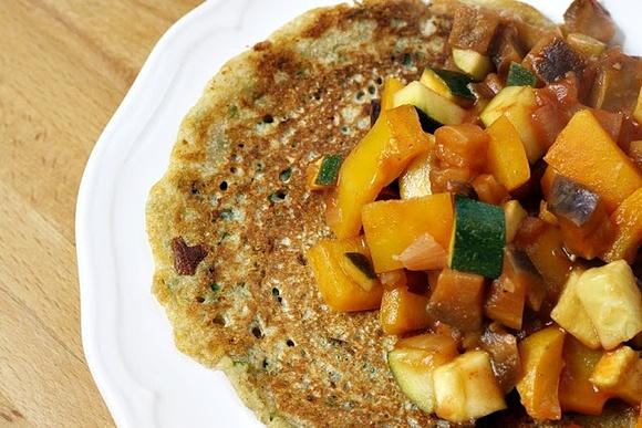 Bärlauchpfannkuchen mit Gemüse
