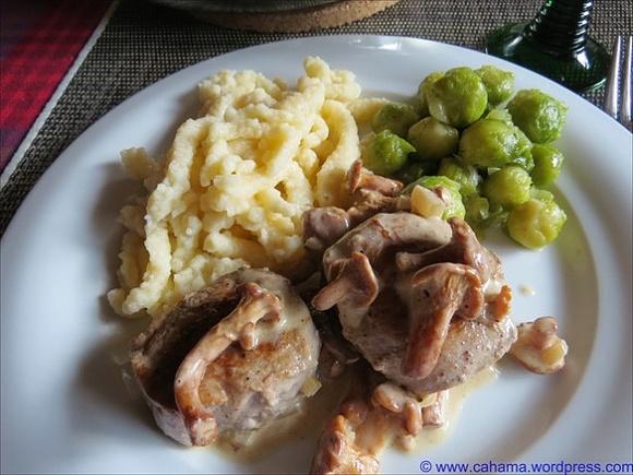 Schweinemedaillons in Pfifferling-Rahmsauce