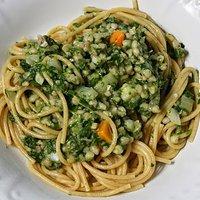 Nudeln mit Spinat-Buchweizen-Bolognese