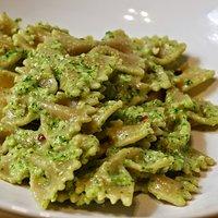 Nudeln mit scharfem Korianderpesto