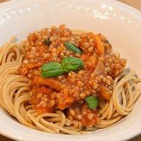 Pasta mit Buchweizenbolognese