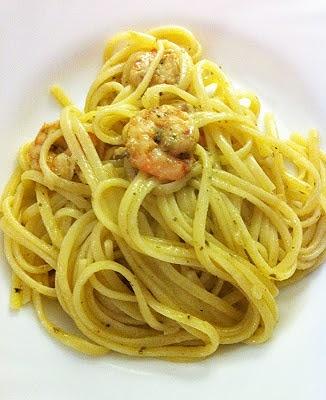 Garnelen mit Pesto-Sahne-Sauce und Pasta