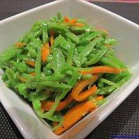 Zuckerschoten-Karotten-Salat