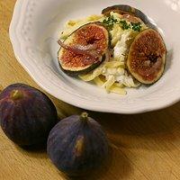 Pasta mit Feigen und Ziegenfrischkäse