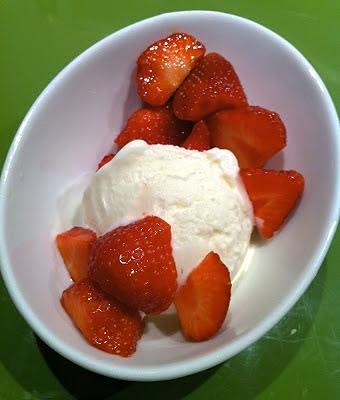 Nachgemacht: Holunderblüten-Quark-Eis