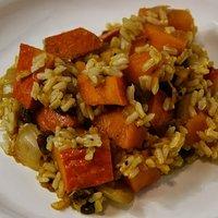 Kürbis-Curry mit Rosinen und Reis