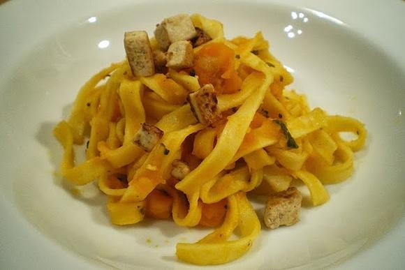 Pasta mit Kürbis und Salbei
