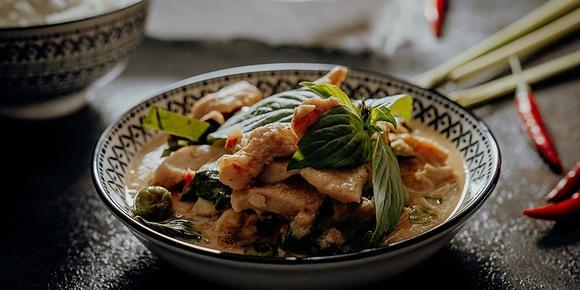 Panang curry mit huhn - thai rezept für gaeng panaeng