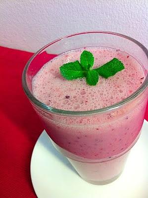 Beeren-Buttermilch-Shake