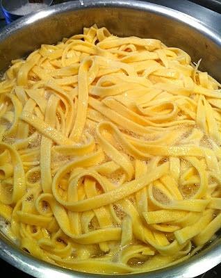Selbstgemachte Tagliatelle
