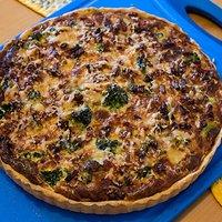 Brokkoli Quiche mit Speck