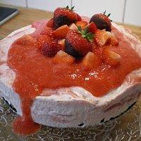 Strawberry-Cheesecake mit Cookie-Nuss-Boden