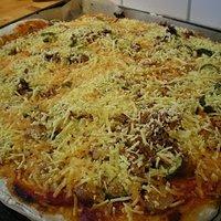Vegetarische Hot-Dog-Pizza