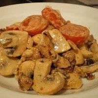 Sojageschnetzeltes mit Champignons und Tomaten