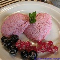 Schwarze-Johannisbeer-Mousse