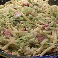 Spitzkohl-Nudelpfanne